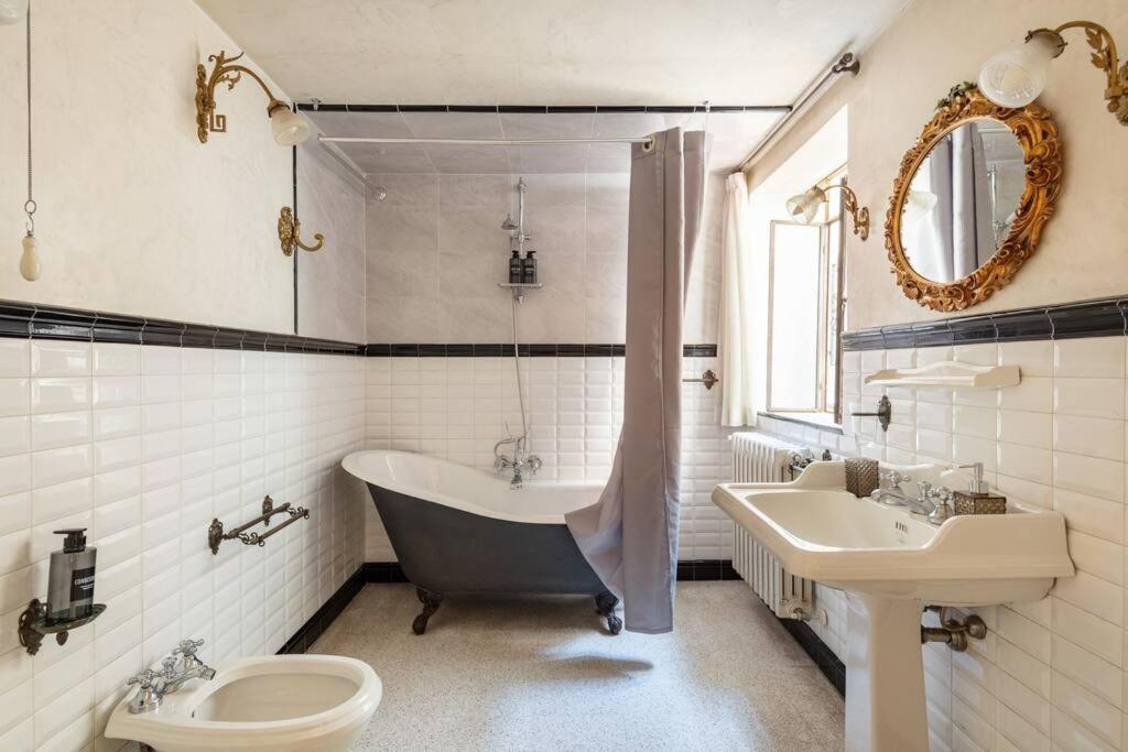 Central Elegant Apartment - Liberty House Bologne Extérieur photo