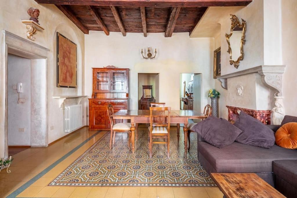 Central Elegant Apartment - Liberty House Bologne Extérieur photo
